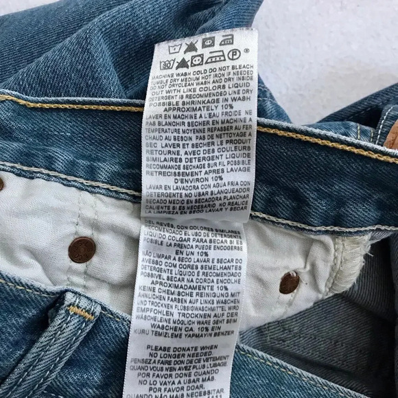 Levi's 501 NWOT Medium Wash Straight Jeans Men W40 L32 - Picture 8 of 8